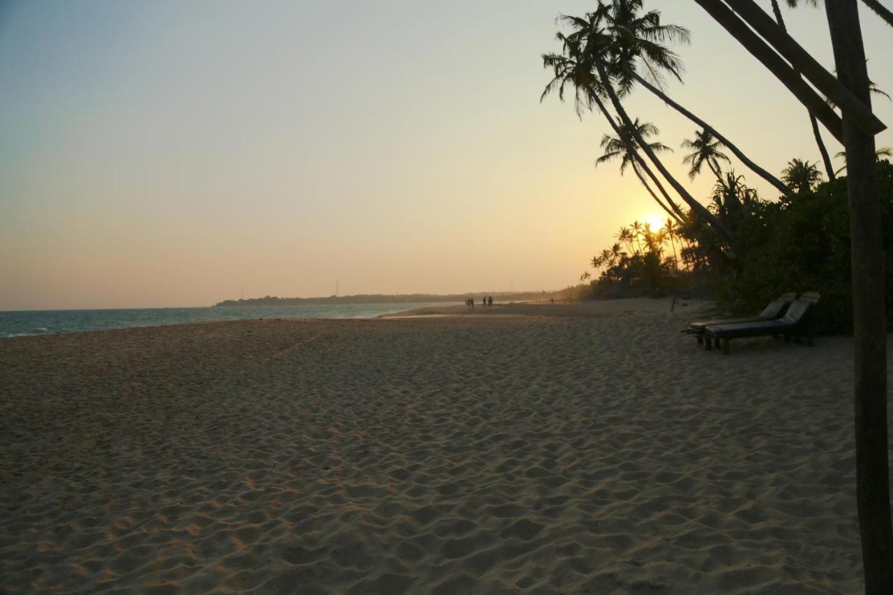 Ganesh Garden Beach Cabanas Тангалла Экстерьер фото